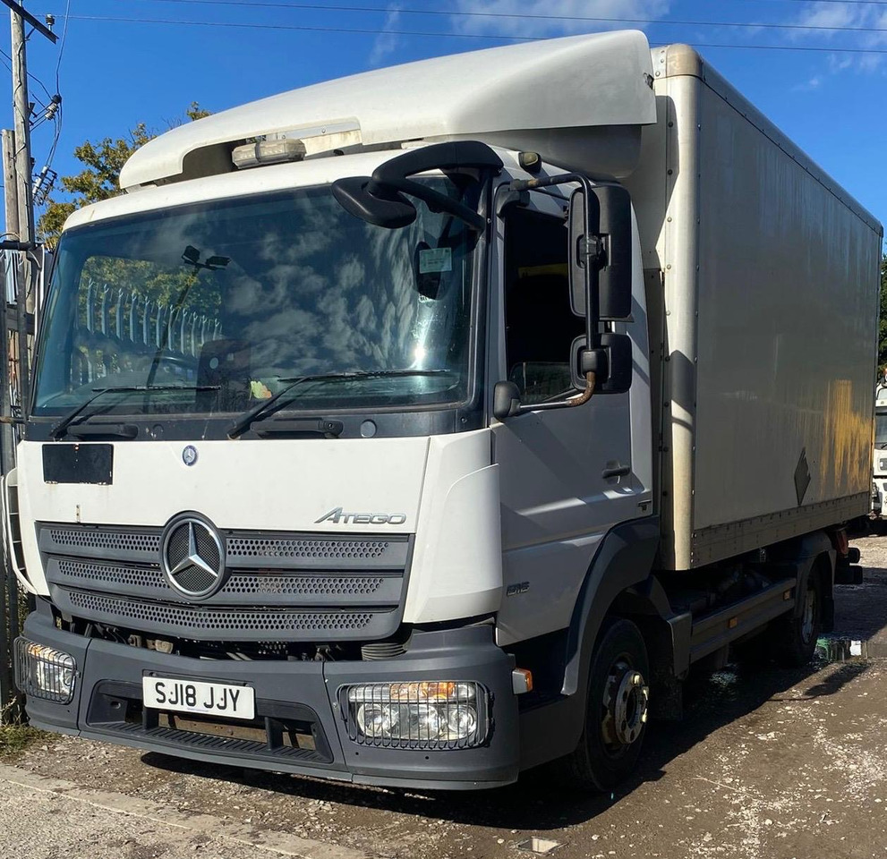 Mercedes Atego 816 - Dobozos felépítményű teherautó: 1 kép. Mercedes Atego 816 - Dobozos felépítményű teherautó: 1 kép.