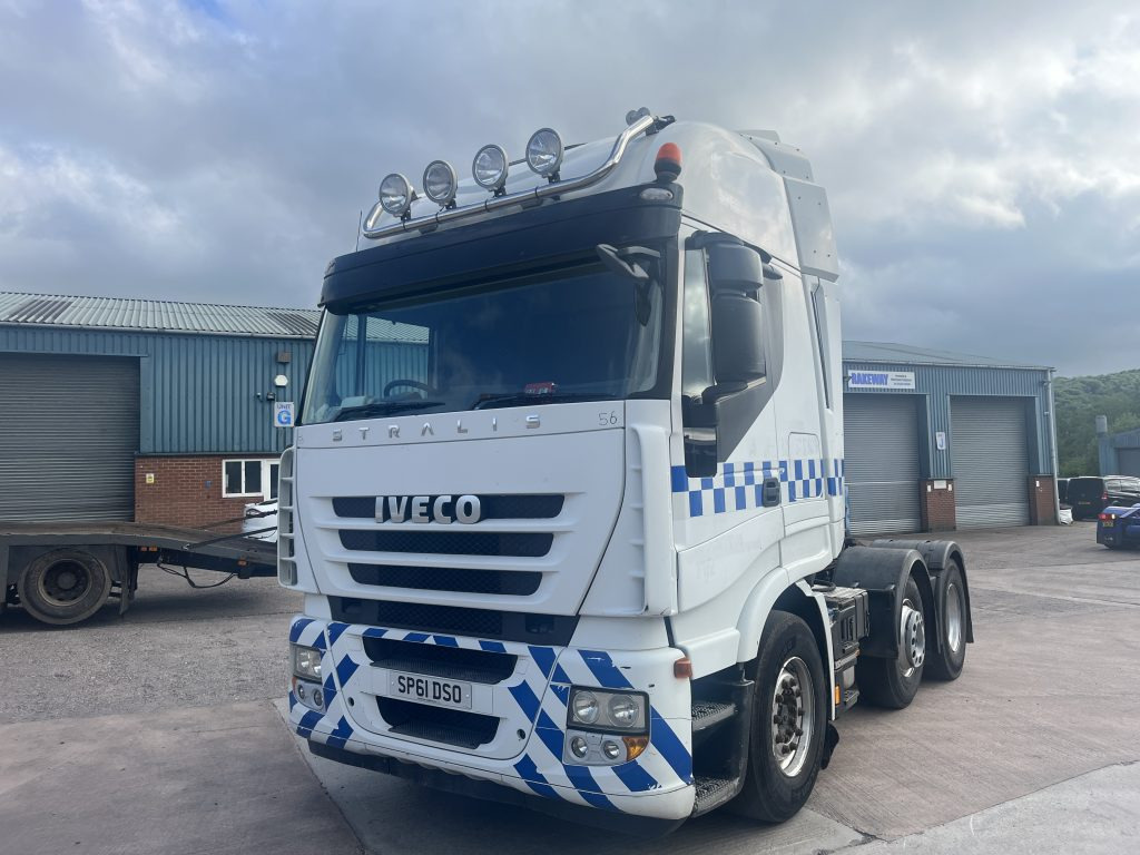 IVECO Euro 4 - Nyergesvontató: 1 kép. IVECO Euro 4 - Nyergesvontató: 1 kép.