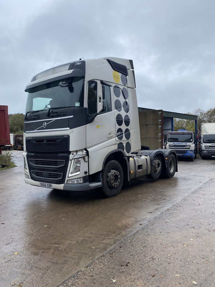 Volvo FH 500 - Nyergesvontató: 3 kép. Volvo FH 500 - Nyergesvontató: 3 kép.