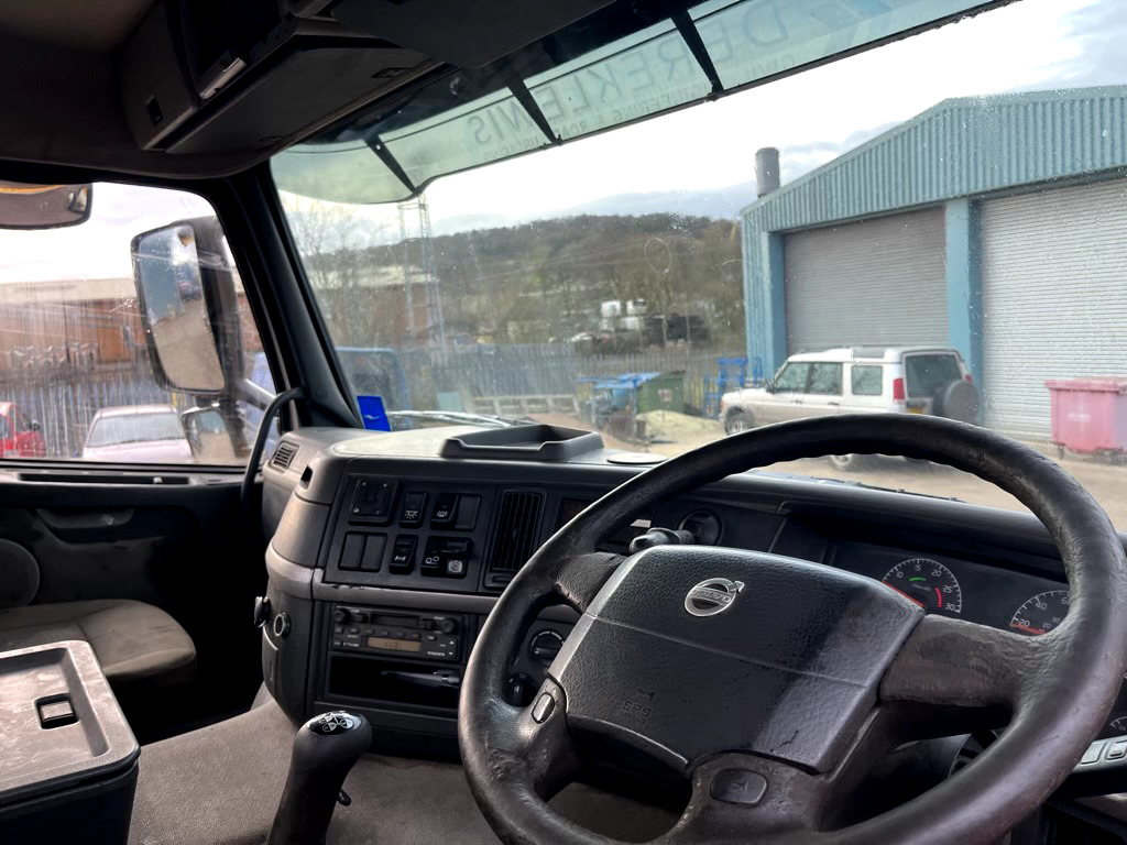 VOLVO FM9 260 6X2 lízing VOLVO FM9 260 6X2: 17 kép.