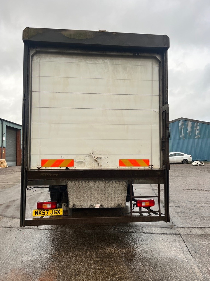 Volvo FM9 300 Euro 4 - Dobozos kisteherautó: 4 kép. Volvo FM9 300 Euro 4 - Dobozos kisteherautó: 4 kép.