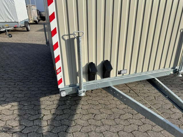 Bauwagen 1350 kg, 3500 x 2200 x 230 cm, 80 km/h Schnelläufer - Autó utánfutó: 3 kép. Bauwagen 1350 kg, 3500 x 2200 x 230 cm, 80 km/h Schnelläufer - Autó utánfutó: 3 kép.