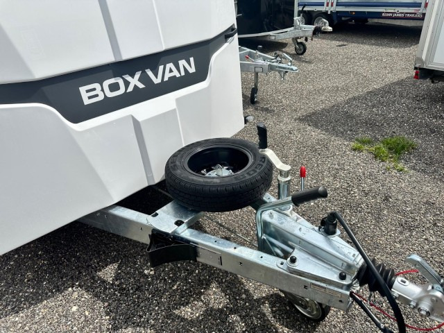 Brian James Box Van 600-3016-27-2-12-W, 3190 x 1580 x 2010 mm, 2,7 to. - Pótkocsi dobozos: 2 kép. Brian James Box Van 600-3016-27-2-12-W, 3190 x 1580 x 2010 mm, 2,7 to. - Pótkocsi dobozos: 2 kép.