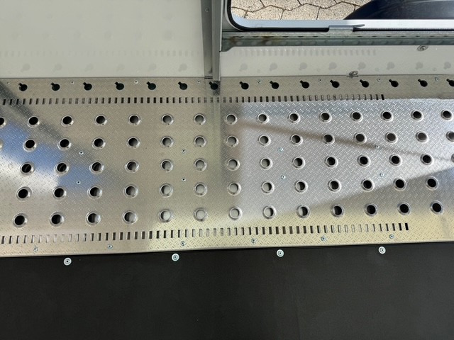 Új Pótkocsi autószállító Brian James Race Box 610-5019-30-2-12-W, 5090x1930x2010mm, 3,0 to.: 14 kép. Új Pótkocsi autószállító Brian James Race Box 610-5019-30-2-12-W, 5090x1930x2010mm, 3,0 to.: 14 kép.