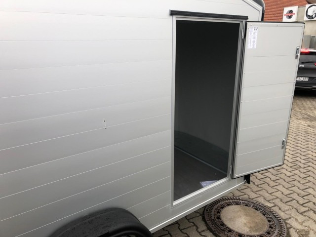 Cheval Liberte Debon Roadster 700 Alu + Türe 2600 kg, 100 km/h, 375x180x202cm - Pótkocsi dobozos: 5 kép. Cheval Liberte Debon Roadster 700 Alu + Türe 2600 kg, 100 km/h, 375x180x202cm - Pótkocsi dobozos: 5 kép.