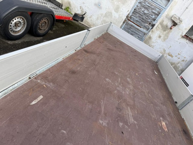 Hapert Azure H-2 Hochlader 3,5 to. 5050 x 2000 x 300 mm, parabel, 100 km/h - Autó utánfutó: 5 kép. Hapert Azure H-2 Hochlader 3,5 to. 5050 x 2000 x 300 mm, parabel, 100 km/h - Autó utánfutó: 5 kép.