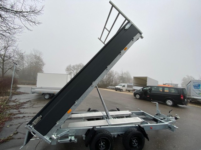 Hapert Cobalt + 3-Seitenkipper Multi Parabel 3350 x 1800 x 400 mm, ZG 3,5 to. - Pótkocsi billenőplatós: 3 kép. Hapert Cobalt + 3-Seitenkipper Multi Parabel 3350 x 1800 x 400 mm, ZG 3,5 to. - Pótkocsi billenőplatós: 3 kép.