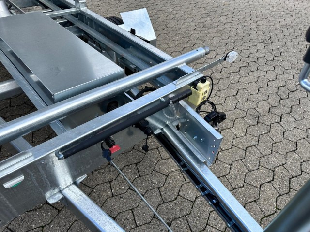 Humbaur 3-Seitenkipper HTK 2700.27 E-Pumpe Alu, 2670 x 1500 x 350 mm, 2,7 to. - Pótkocsi billenőplatós: 3 kép. Humbaur 3-Seitenkipper HTK 2700.27 E-Pumpe Alu, 2670 x 1500 x 350 mm, 2,7 to. - Pótkocsi billenőplatós: 3 kép.