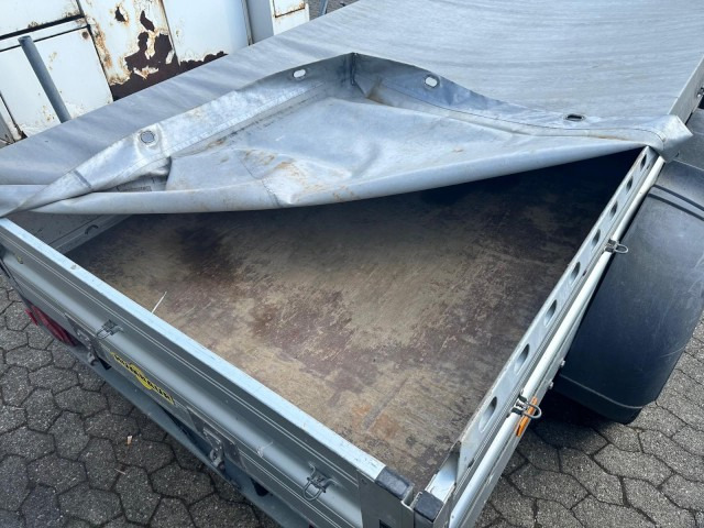 Humbaur HA 253015 mit KV, 2500 kg, 3030 x 1500 x 350 mm - Autó utánfutó: 5 kép. Humbaur HA 253015 mit KV, 2500 kg, 3030 x 1500 x 350 mm - Autó utánfutó: 5 kép.