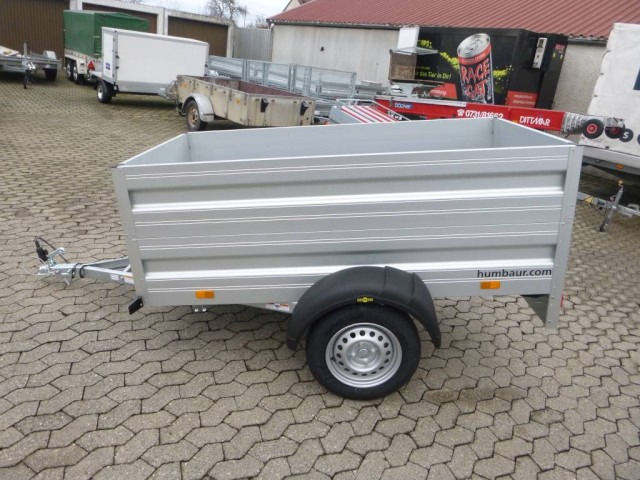Humbaur HA 752111 mit Bordwandaufsatz Alu, 750 kg, 2050 x 1100 x 350 mm - Autó utánfutó: 2 kép. Humbaur HA 752111 mit Bordwandaufsatz Alu, 750 kg, 2050 x 1100 x 350 mm - Autó utánfutó: 2 kép.
