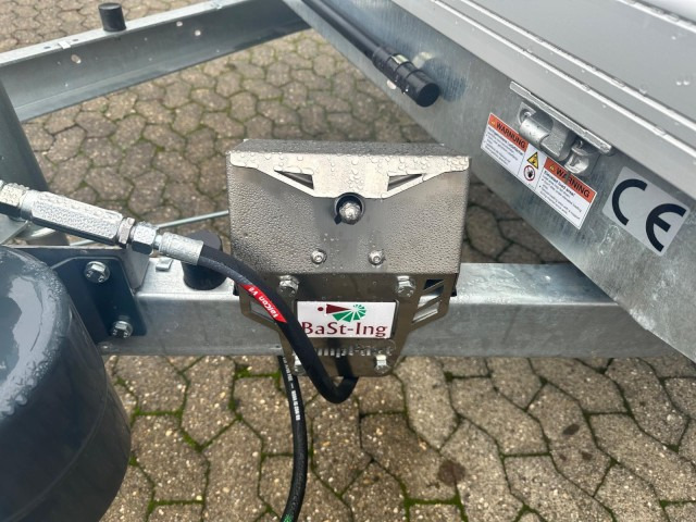 Humbaur HUK 273117 Heckkipper 2,7 t. AkkuFlex 3140 x 1750 x 300 mm - Pótkocsi billenőplatós: 3 kép. Humbaur HUK 273117 Heckkipper 2,7 t. AkkuFlex 3140 x 1750 x 300 mm - Pótkocsi billenőplatós: 3 kép.