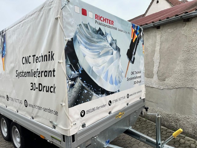 Humbaur Humbaur Plane mit Beschriftung im Digitaldruck - Autó utánfutó: 2 kép. Humbaur Humbaur Plane mit Beschriftung im Digitaldruck - Autó utánfutó: 2 kép.