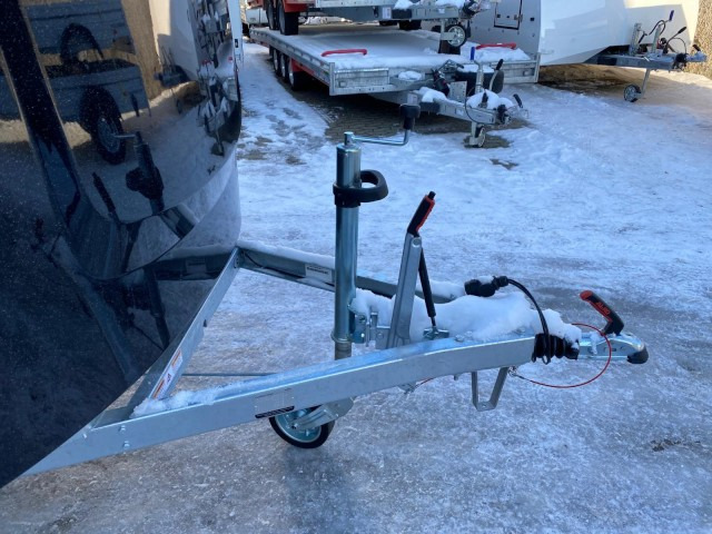 Humbaur Poly-Alu Koffer HKPA 203217, 2,0 to. 100 km/h, 3280 x 1770 x 1800 mm - Pótkocsi dobozos: 3 kép. Humbaur Poly-Alu Koffer HKPA 203217, 2,0 to. 100 km/h, 3280 x 1770 x 1800 mm - Pótkocsi dobozos: 3 kép.