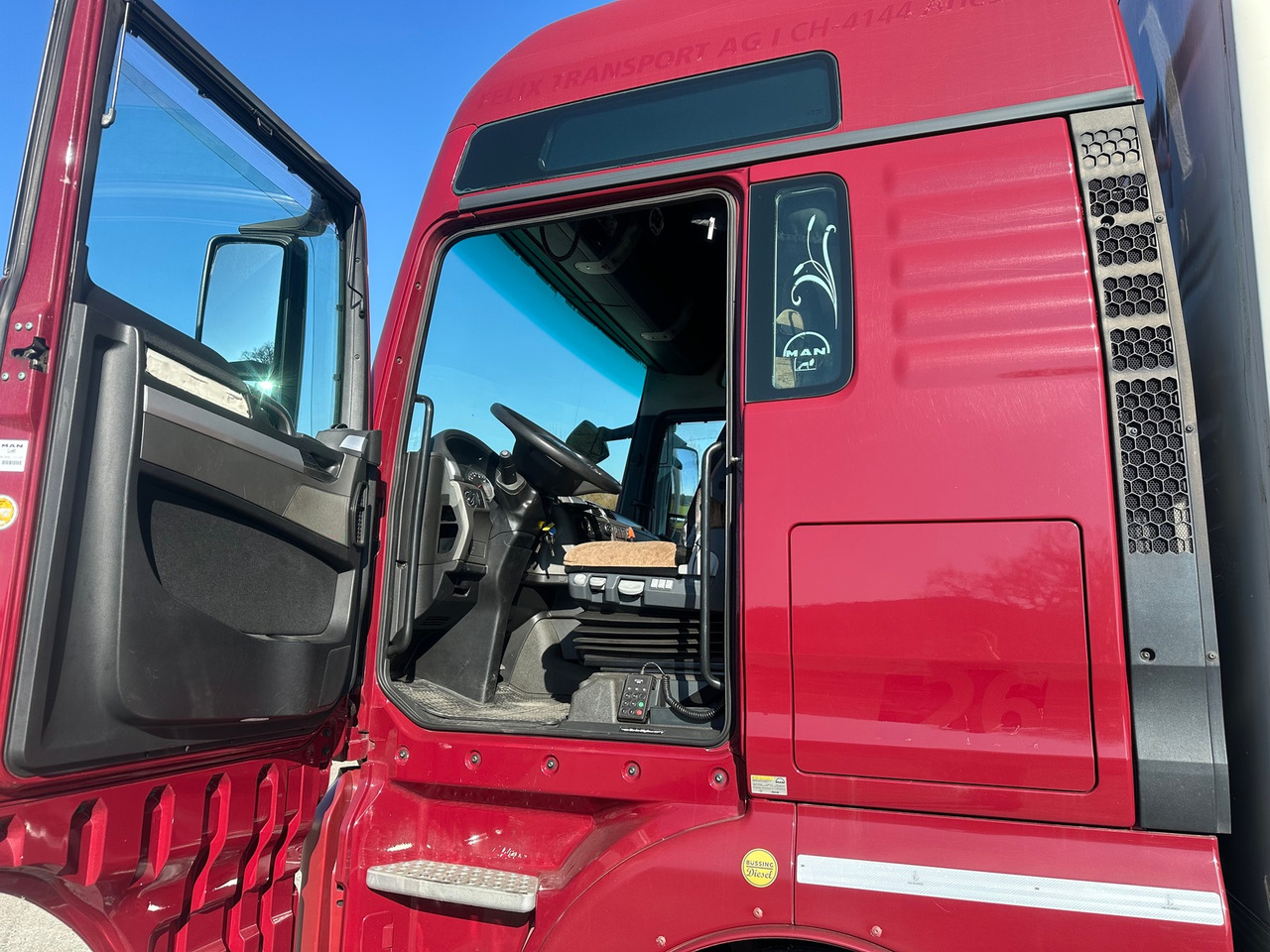 MAN TGX 18.440 4x2 Fahrschule - Dobozos felépítményű teherautó: 4 kép. MAN TGX 18.440 4x2 Fahrschule - Dobozos felépítményű teherautó: 4 kép.