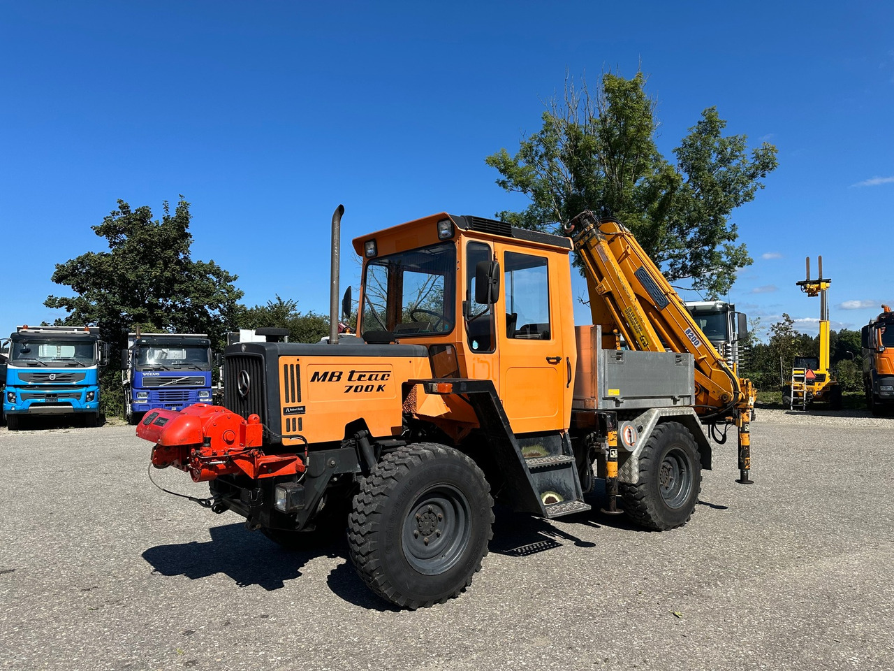 MERCEDES-BENZ MB Trac 700K Brücke-Kran-Seilwinde - Kommunális traktor: 1 kép. MERCEDES-BENZ MB Trac 700K Brücke-Kran-Seilwinde - Kommunális traktor: 1 kép.