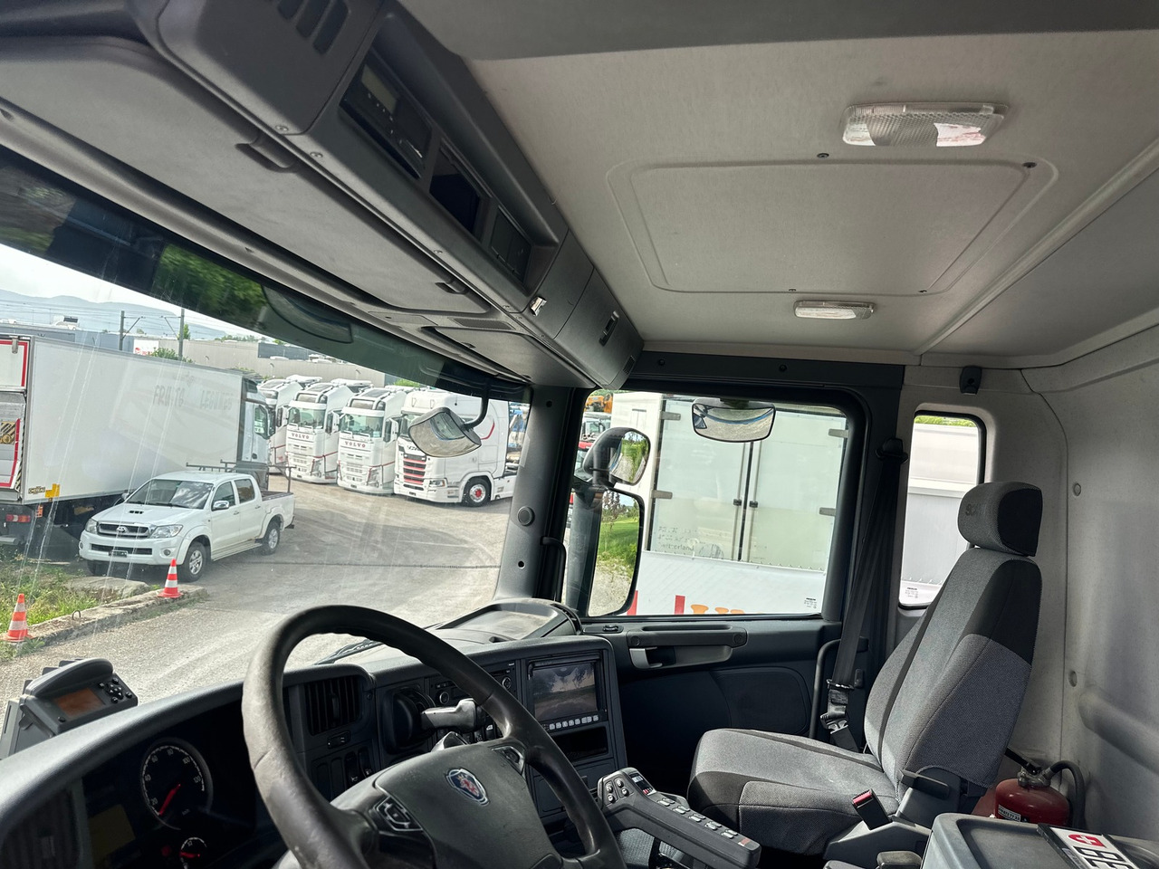 Horgos rakodó teherautó SCANIA G450 8x4 Abrollkipper: 15 kép.