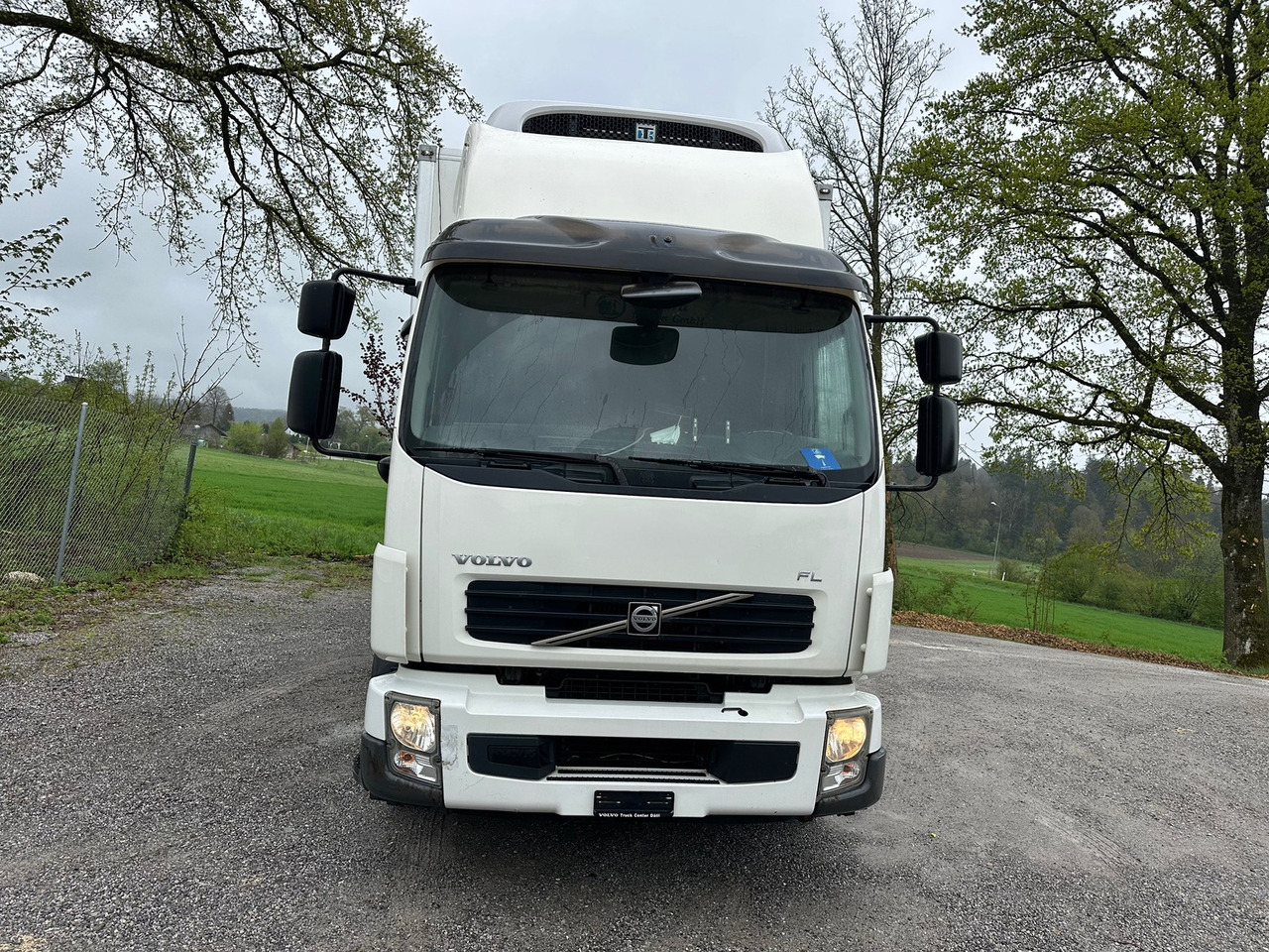 VOLVO FL 290 4x2 thermoking 1200 - Hűtős teherautó: 2 kép. VOLVO FL 290 4x2 thermoking 1200 - Hűtős teherautó: 2 kép.