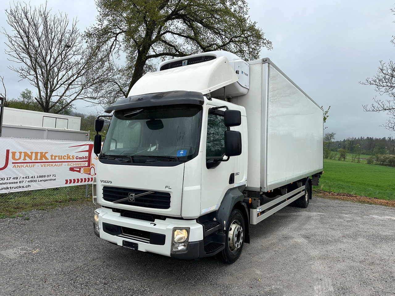 VOLVO FL 290 4x2 thermoking 1200 - Hűtős teherautó: 1 kép. VOLVO FL 290 4x2 thermoking 1200 - Hűtős teherautó: 1 kép.