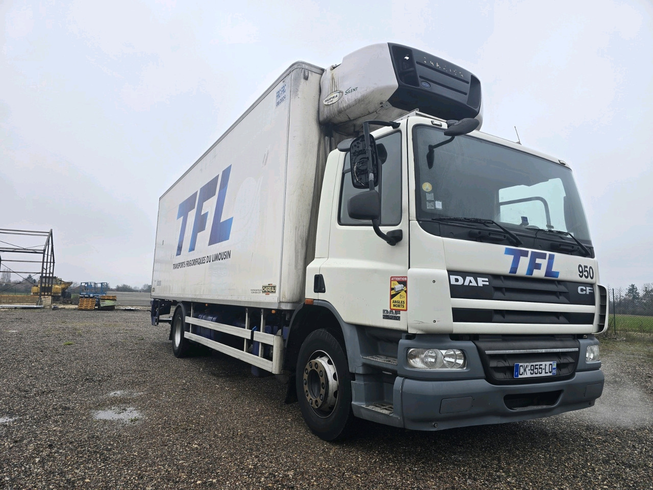 DAF CF75.310 - Hűtős teherautó: 2 kép. DAF CF75.310 - Hűtős teherautó: 2 kép.