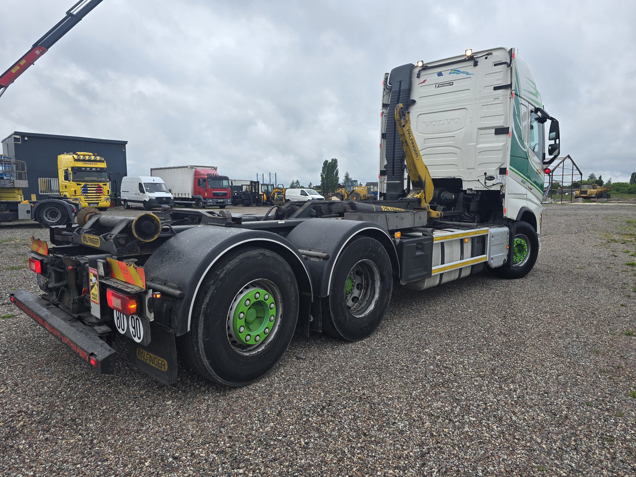 VOLVO FH500 Globe XL - Horgos rakodó teherautó: 3 kép. VOLVO FH500 Globe XL - Horgos rakodó teherautó: 3 kép.