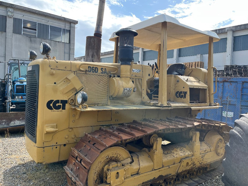 Cat D 6 - Lánctalpas traktor: 5 kép. Cat D 6 - Lánctalpas traktor: 5 kép.