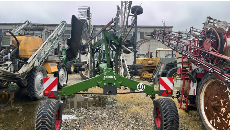 Fendt Former 7850 Pro - Szénaforgató: 4 kép. Fendt Former 7850 Pro - Szénaforgató: 4 kép.