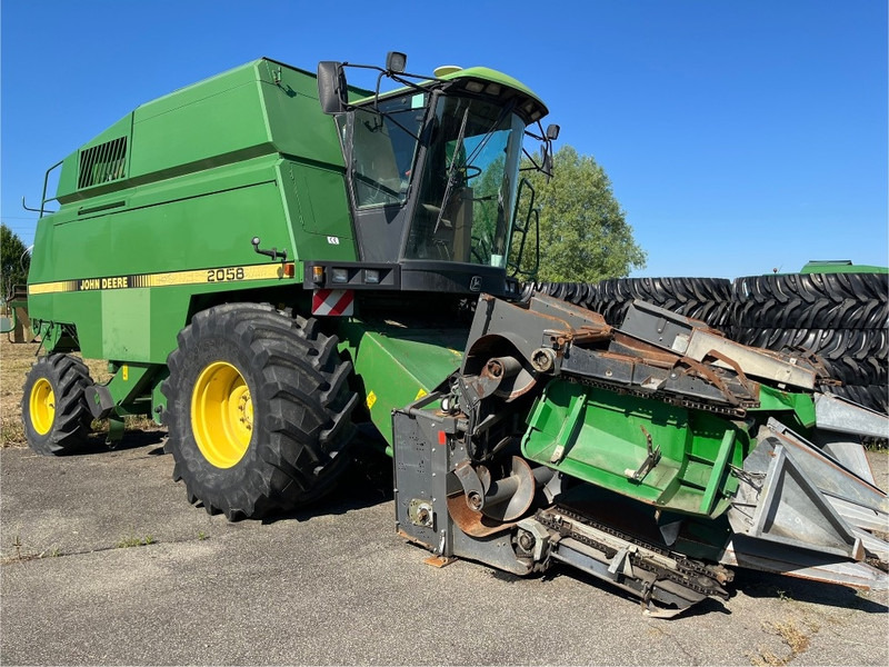 John Deere 2058 - Kombájn: 3 kép. John Deere 2058 - Kombájn: 3 kép.