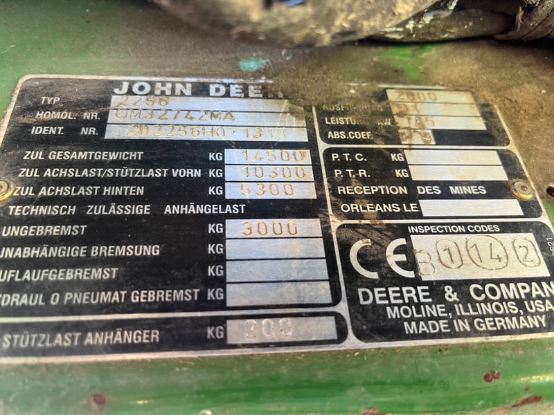 Kombájn John Deere 2256: 9 kép.