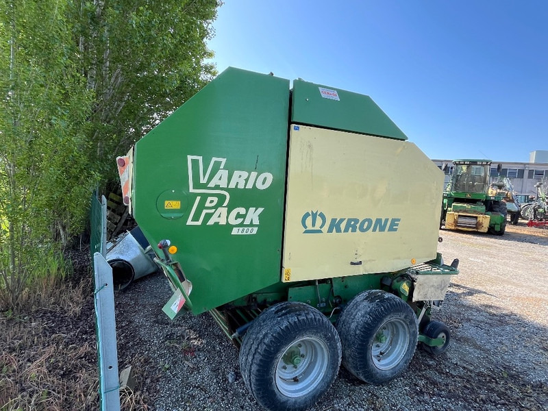 Krone Vario Pack 1800 - Bálázó: 4 kép. Krone Vario Pack 1800 - Bálázó: 4 kép.