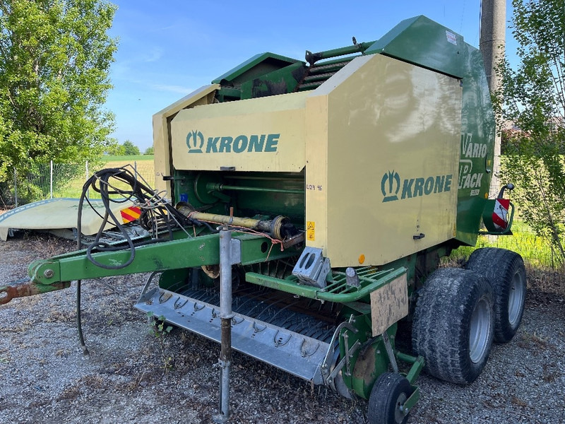 Krone Vario Pack 1800 - Bálázó: 2 kép. Krone Vario Pack 1800 - Bálázó: 2 kép.
