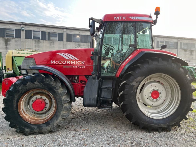 MCCORMICK MTX 200 - Traktor: 4 kép. MCCORMICK MTX 200 - Traktor: 4 kép.