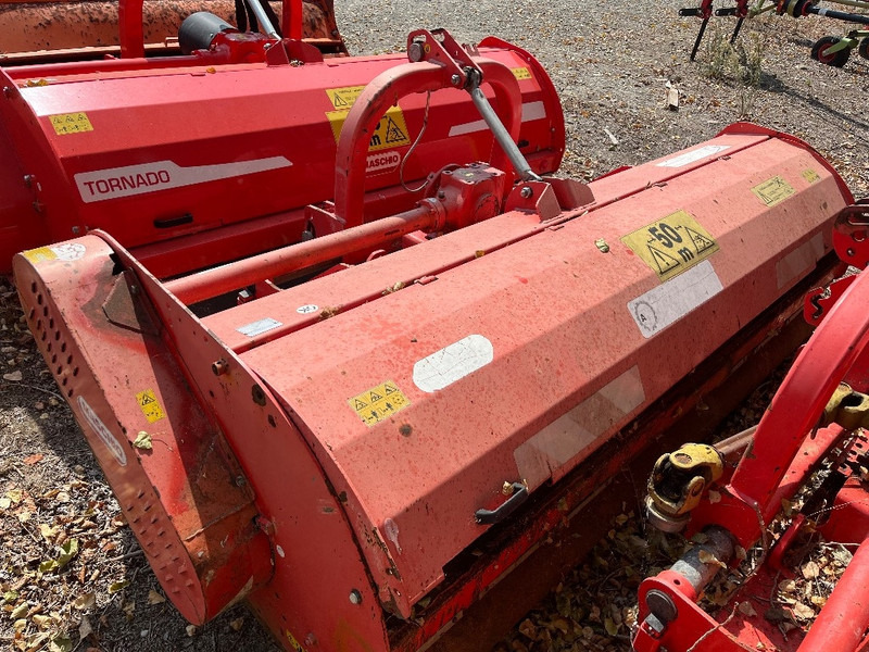 Maschio Tornado 280 - Szárzúzó: 2 kép. Maschio Tornado 280 - Szárzúzó: 2 kép.