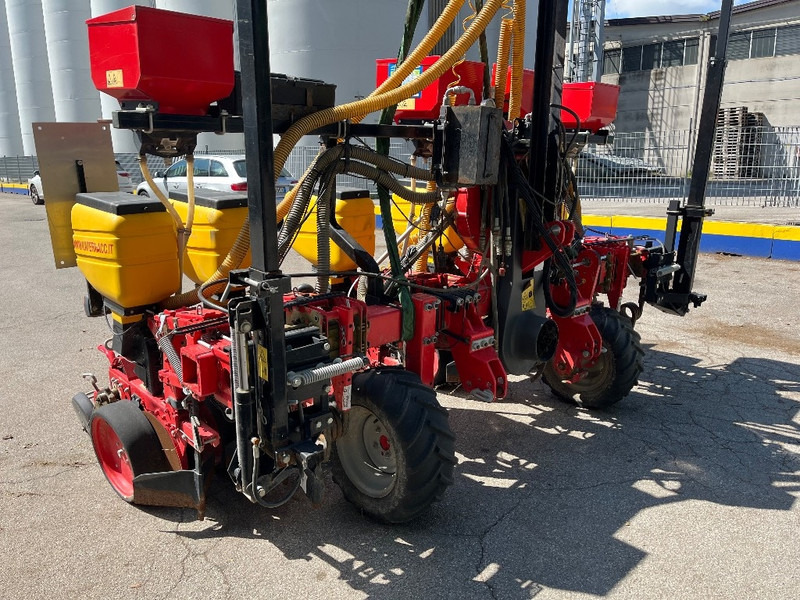 MaterMacc MS 8130 - Precíziós vetőgép: 2 kép. MaterMacc MS 8130 - Precíziós vetőgép: 2 kép.