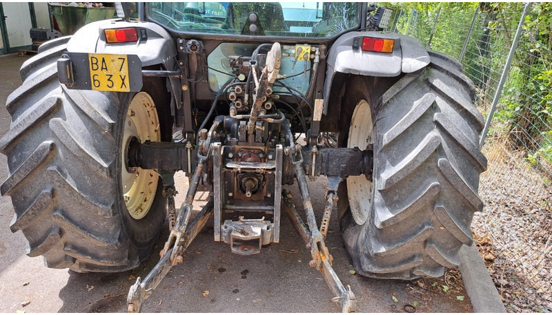 New Holland TN 95 D A - Traktor: 4 kép. New Holland TN 95 D A - Traktor: 4 kép.