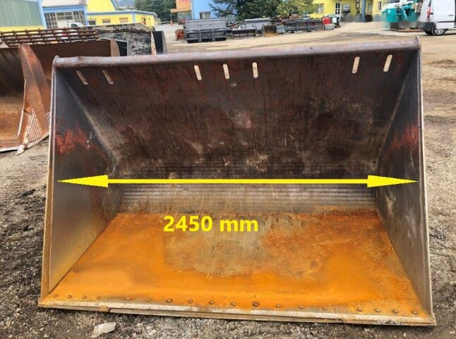 2450 mm - Rakodókanál: 1 kép. 2450 mm - Rakodókanál: 1 kép.