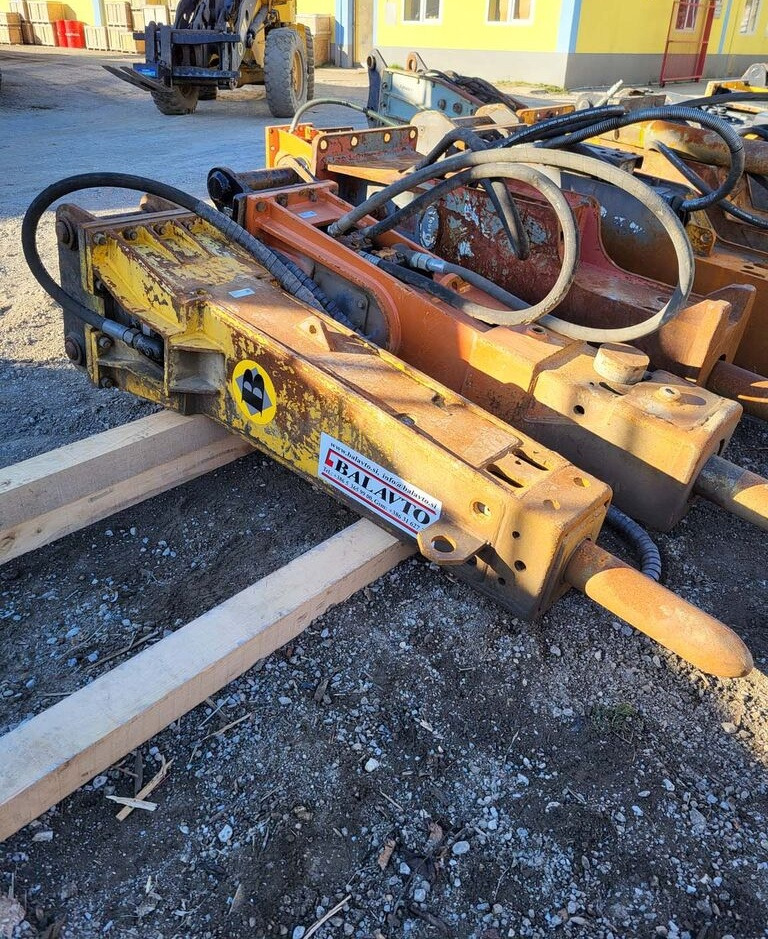 Atlas Copco - Hidraulikus törőfej: 2 kép. Atlas Copco - Hidraulikus törőfej: 2 kép.