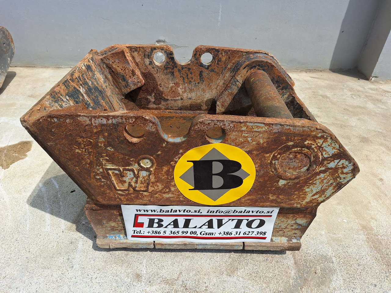 Attachment plate - Gyorscsatlakozó - Építőipari gépek: 3 kép. Attachment plate - Gyorscsatlakozó - Építőipari gépek: 3 kép.