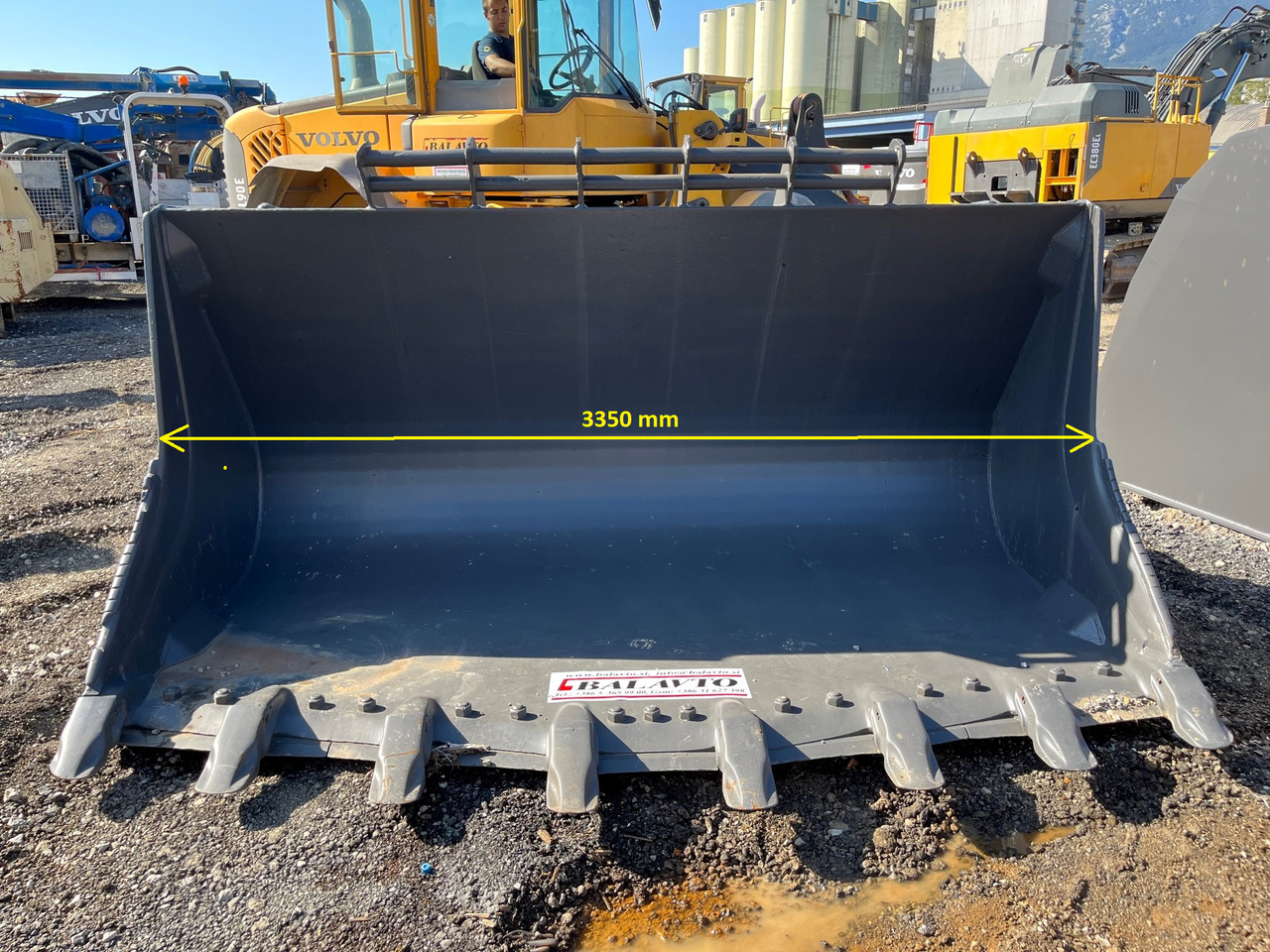 BALAVTO Loader bucket 3350 mm - Rakodókanál: 3 kép. BALAVTO Loader bucket 3350 mm - Rakodókanál: 3 kép.