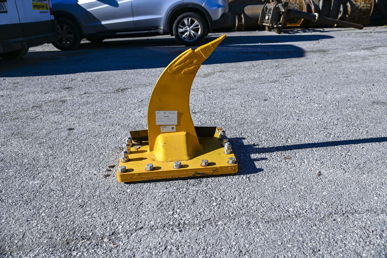 BAT BR02 - Lazító - Kotrógép: 5 kép. BAT BR02 - Lazító - Kotrógép: 5 kép.