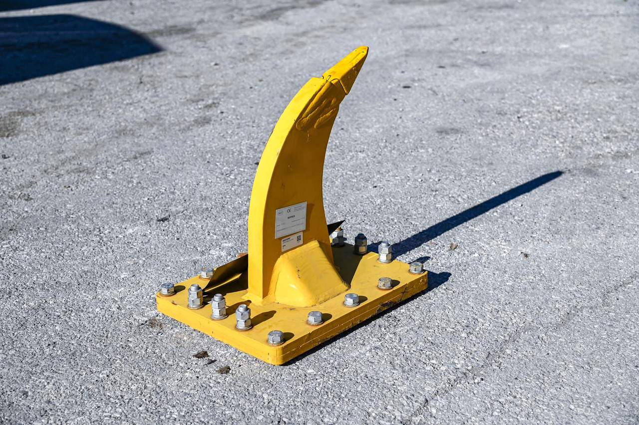 BAT BR02 - Lazító - Kotrógép: 3 kép. BAT BR02 - Lazító - Kotrógép: 3 kép.