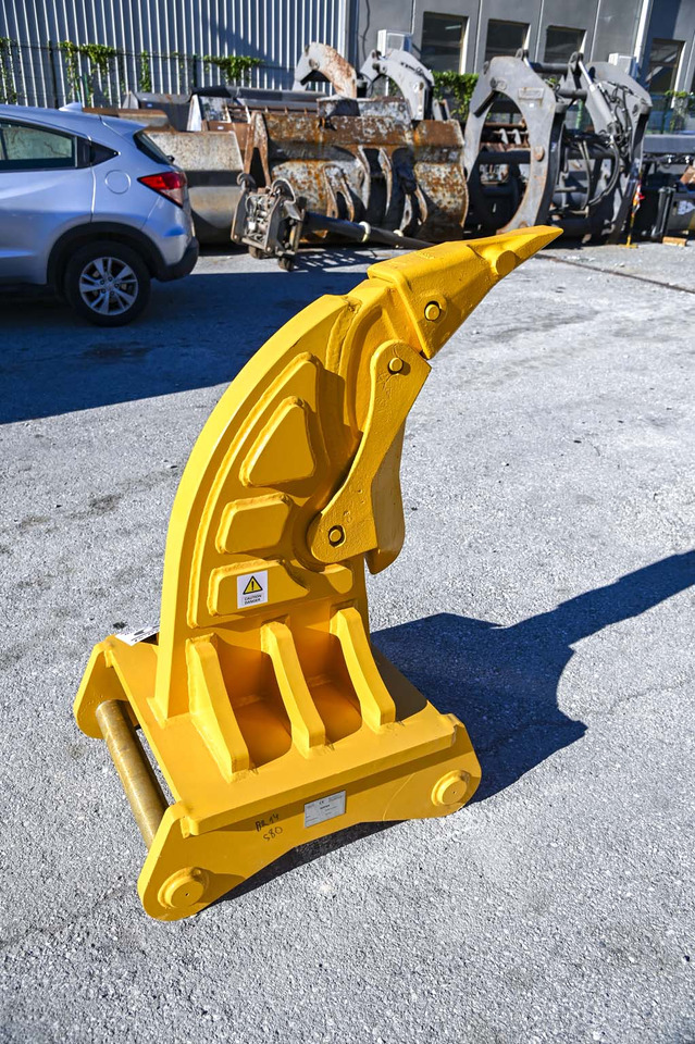 BAT BR14 - Lazító - Kotrógép: 2 kép. BAT BR14 - Lazító - Kotrógép: 2 kép.