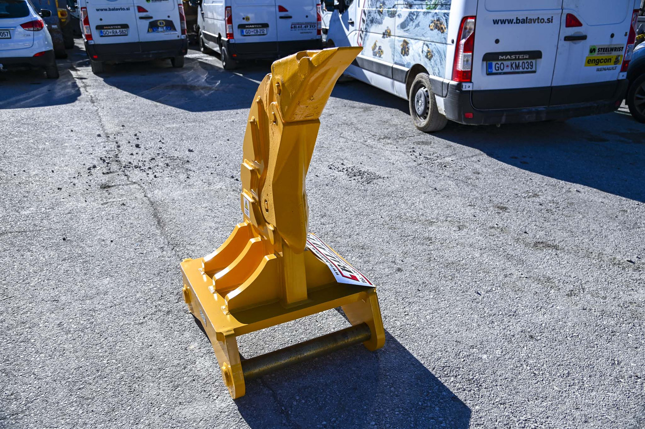 BAT BR14 - Lazító - Kotrógép: 4 kép. BAT BR14 - Lazító - Kotrógép: 4 kép.