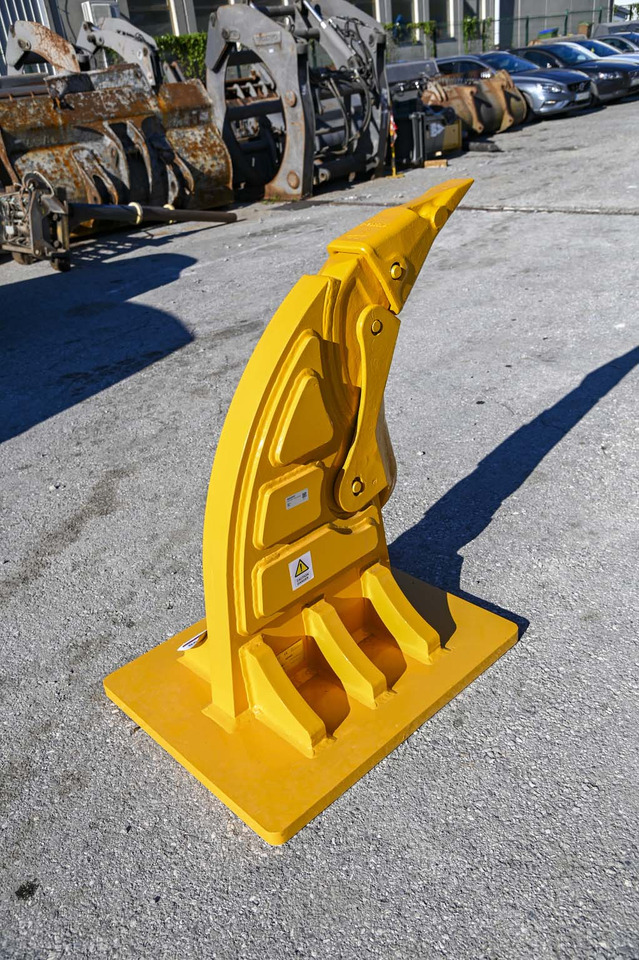 BAT BR17 - Lazító - Kotrógép: 1 kép. BAT BR17 - Lazító - Kotrógép: 1 kép.