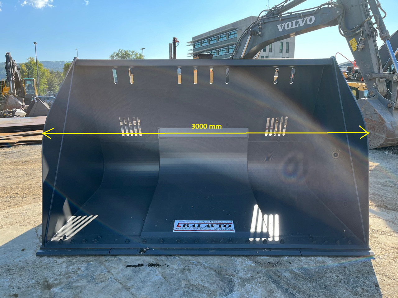 Balavto Loader bucket 3000 mm - Rakodókanál: 2 kép. Balavto Loader bucket 3000 mm - Rakodókanál: 2 kép.