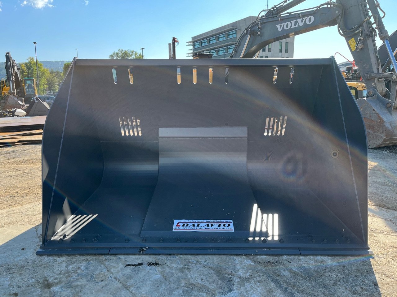 Balavto Loader bucket 3000 mm - Rakodókanál: 1 kép. Balavto Loader bucket 3000 mm - Rakodókanál: 1 kép.