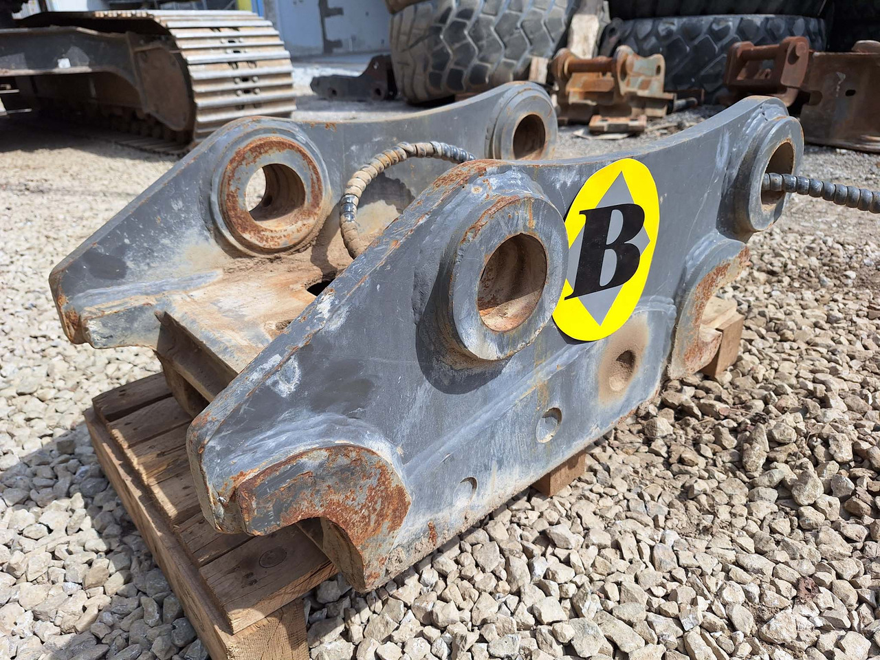Balavto S70 Volvo EC220D - Gyorscsatlakozó - Építőipari gépek: 1 kép. Balavto S70 Volvo EC220D - Gyorscsatlakozó - Építőipari gépek: 1 kép.