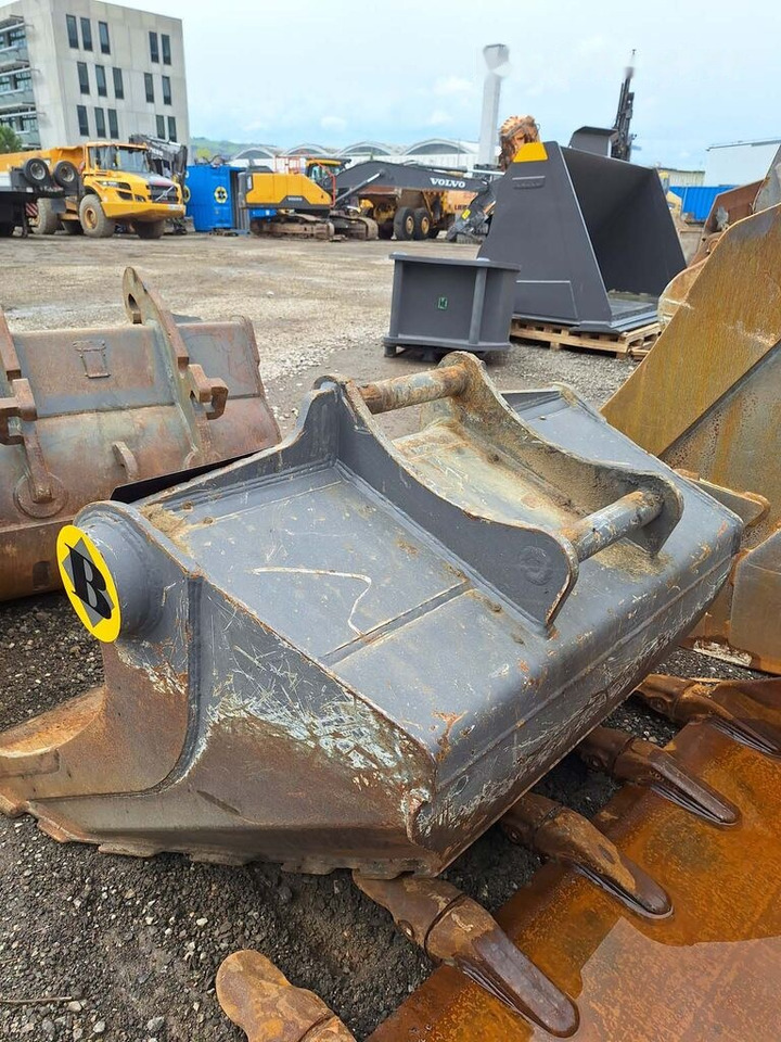 Balavto excavating planning bucket 1550 mm S60 - Kotró kanál: 3 kép. Balavto excavating planning bucket 1550 mm S60 - Kotró kanál: 3 kép.