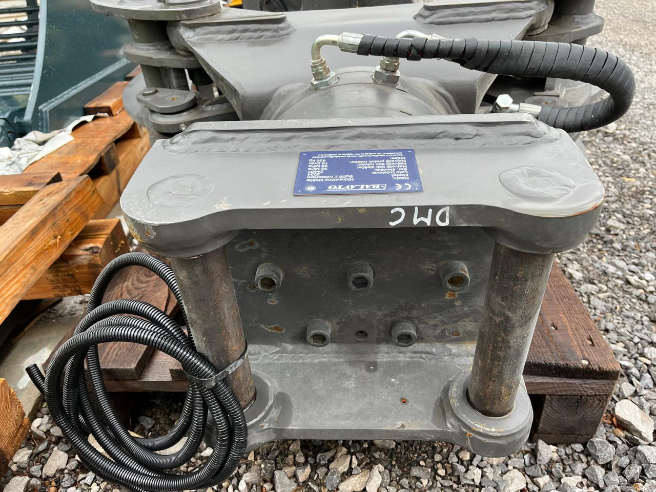 Balavto stone grapple BG08 with rotator - Polip kanál - Kotrógép: 4 kép. Balavto stone grapple BG08 with rotator - Polip kanál - Kotrógép: 4 kép.