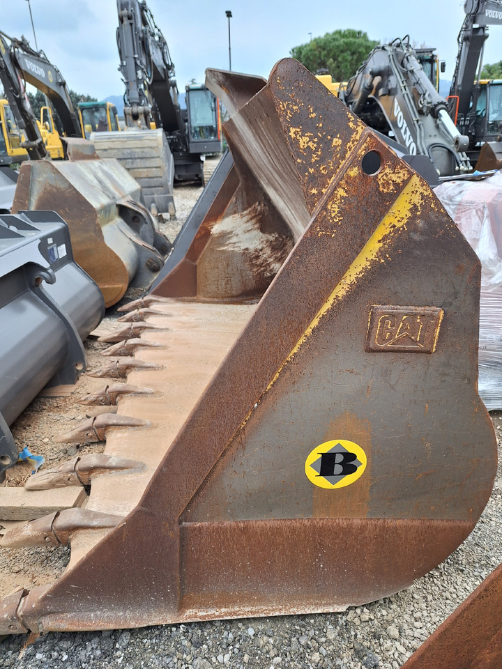 Caterpillar Loader bucket 3300 mm - Rakodókanál: 2 kép. Caterpillar Loader bucket 3300 mm - Rakodókanál: 2 kép.