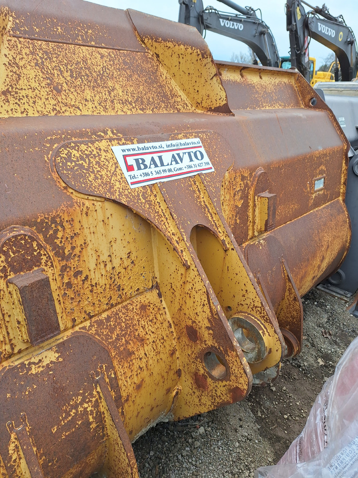 Caterpillar Loader bucket 3300 mm - Rakodókanál: 5 kép. Caterpillar Loader bucket 3300 mm - Rakodókanál: 5 kép.